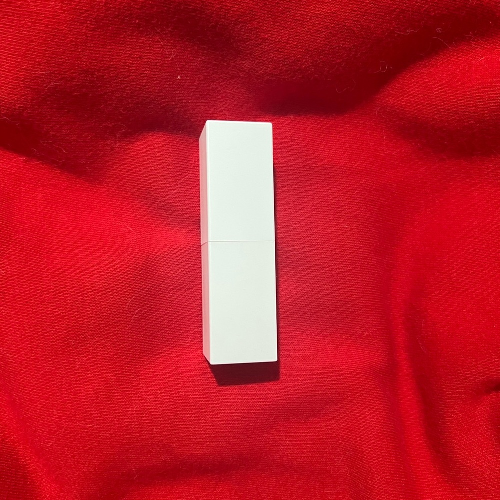 White Lithe Lipstick Case - Picture 3 of 5
